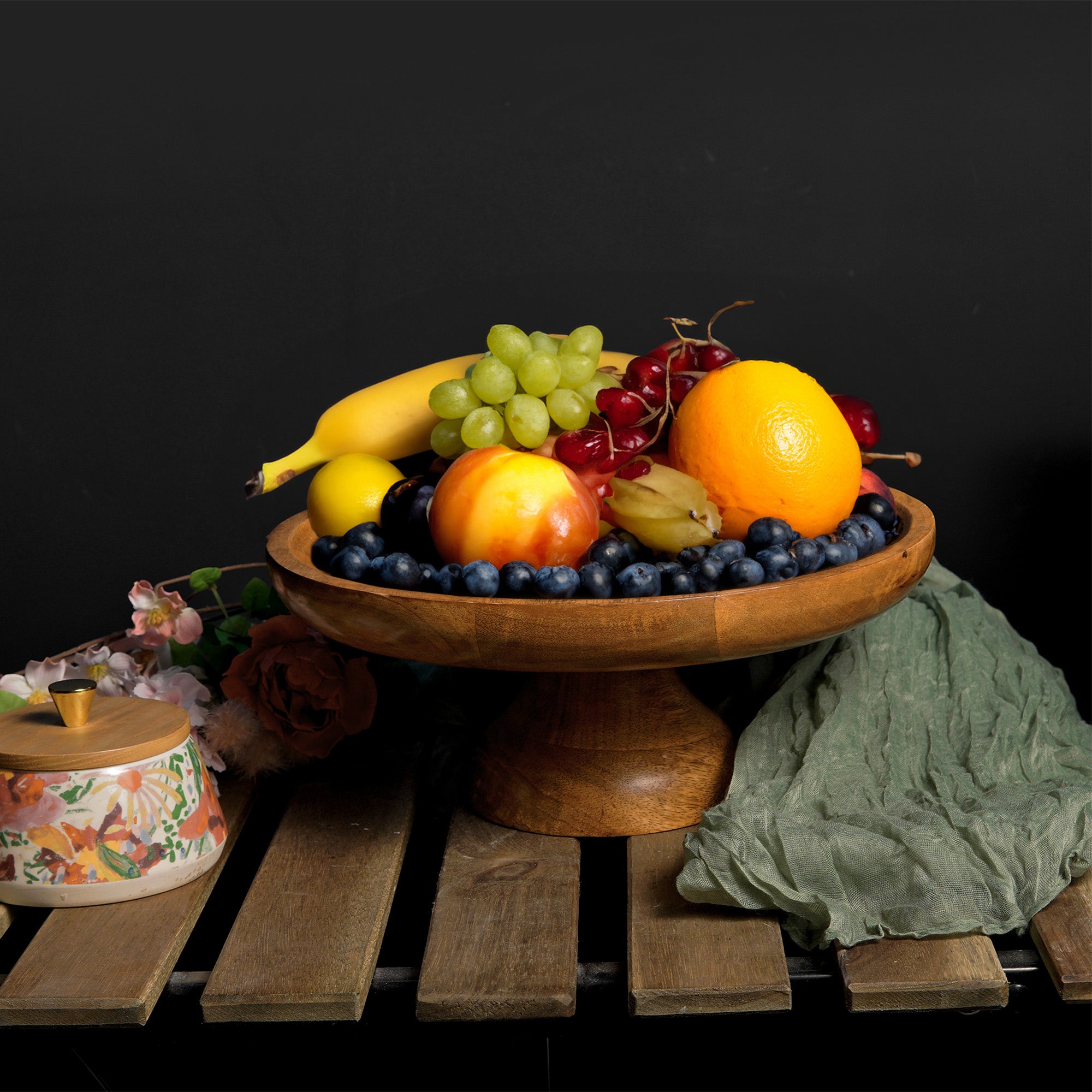 Decorative Fruit Bowl And Mosaic Glass Fruits