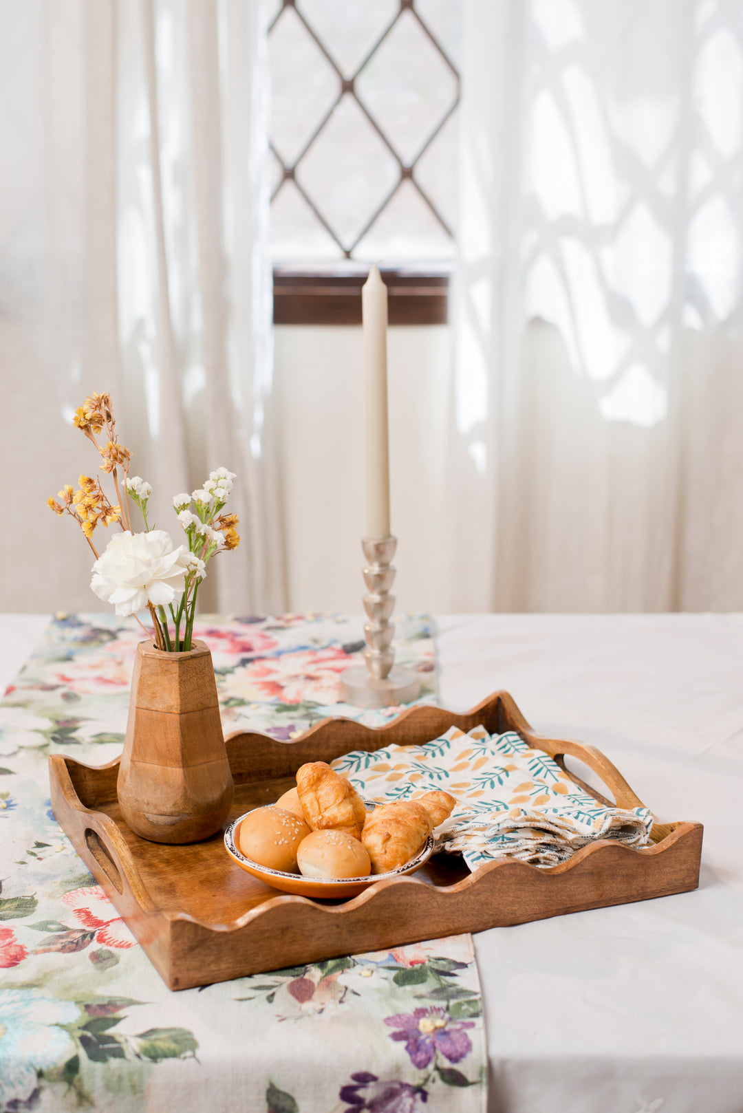 Handcarved Mangowood Tray with Scalloped Edges