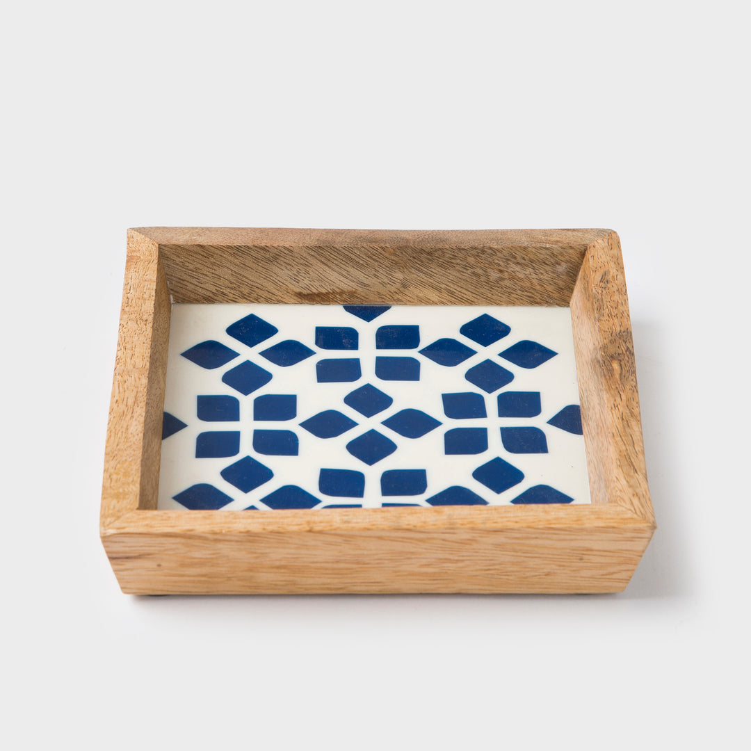  Blue lattice patterned trinket bowl and tray set displayed together