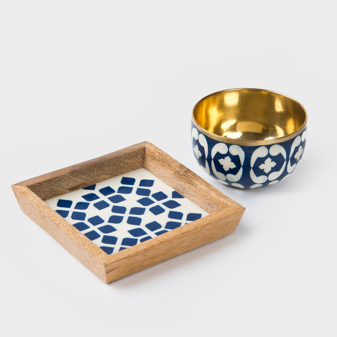  Blue lattice patterned trinket bowl and tray set displayed together