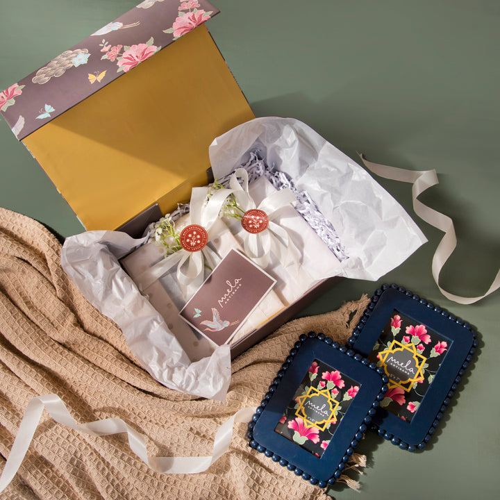 Raatriti Handcrafted Photo Frames Gift Set
