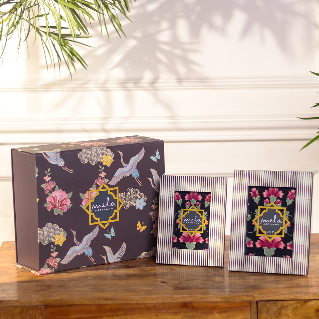 Set of two photo frames in 4x6 and 5x7 sizes from Pinstripe collection